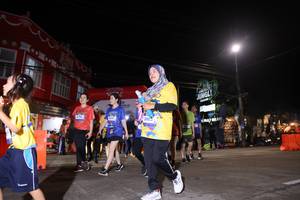 BIB: 1983
                            <button type="button" onclick="openModal(26262409)" class="btn btn-primary btn-sm float-right btn-popup" data-toggle="modal" data-target=".modal-high-quality">
                        <i class="fas fa-shopping-cart"></i> Add to Cart
                    </button>
                                            <button type="button" onclick="isThisMe(26262409, true)" class="btn btn-success btn-sm float-right btn-popup btn-isme hidden" data-toggle="tooltip" data-placement="bottom" title="นี่คือรูปของคุณใช่ไหม คลิกที่นี่เพื่อเอาเข้าอัลบั้ม">
                        <i class="fas fa-plus"></i> Add to album
                    </button>
                    <button type="button" onclick="isThisMe(26262409, false)" class="btn btn-warning btn-sm float-right btn-popup btn-isnotme hidden">
                        <i class="fas fa-ban"></i> Remove from album
                    </button>